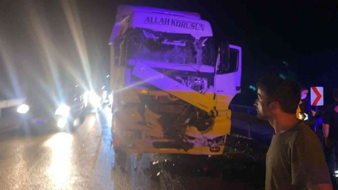 D-100 Karayolunda Zincirleme Trafik Kazası: 1 Yaralı