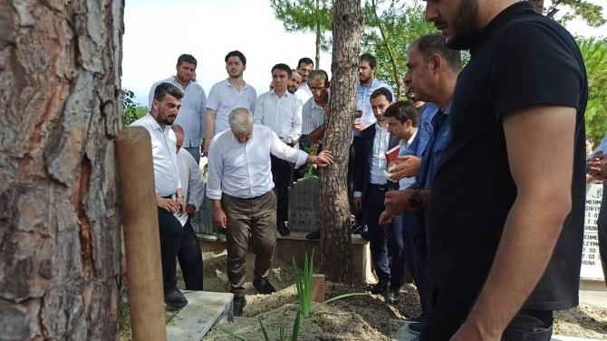 Ak Parti İ̇stanbul İ̇l Başkanı Kabaktepe’nin Annesi Son Yolculuğuna Uğurlandı