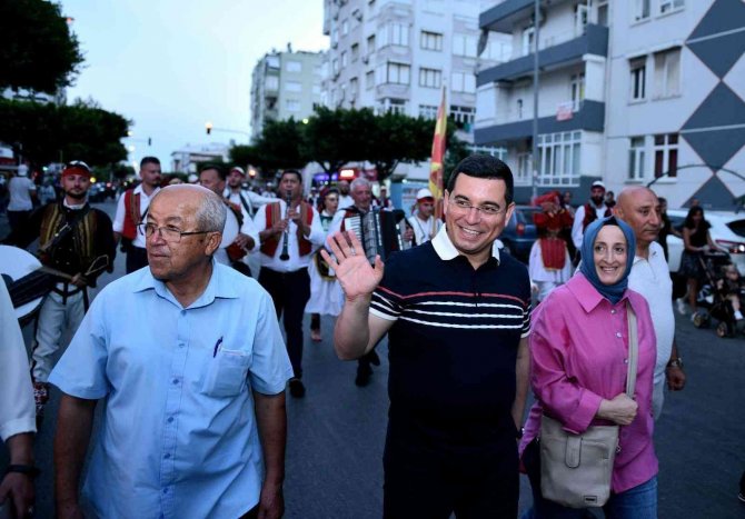 Dünya’nın Ve Türkiye’nin Renkleri Kepez’de Buluştu