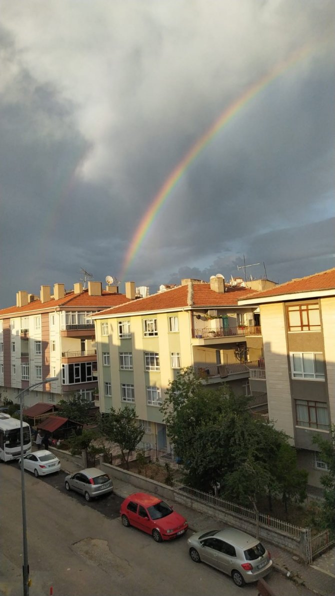 Başkentte Yağmur Sonrası Kartpostallık Gökkuşağı