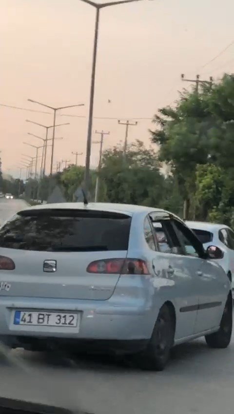 Bursa’da Düğün Konvoyu Trafiği Tehlikeye Düşürdü