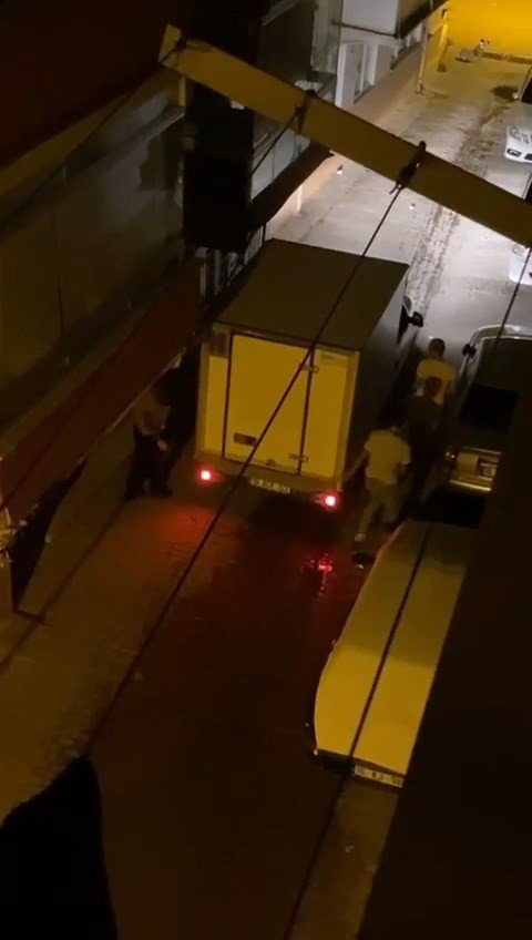 Hem Suçlu, Hem Güçlü