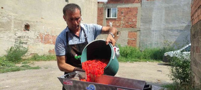 Salça Zamanı Telefonu Susmuyor