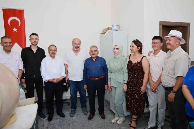 Başkan Büyükkılıç: "8 Alanda Kazı Çalışmalarına Destek Veriyoruz"