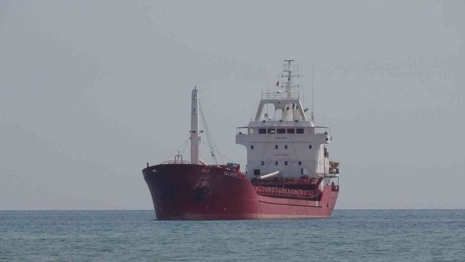 Çanakkale Açıklarında Karaya Oturan Gemi Kurtarıldı