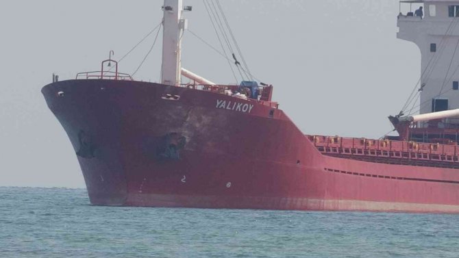 Çanakkale Açıklarında Karaya Oturan Gemi Kurtarıldı