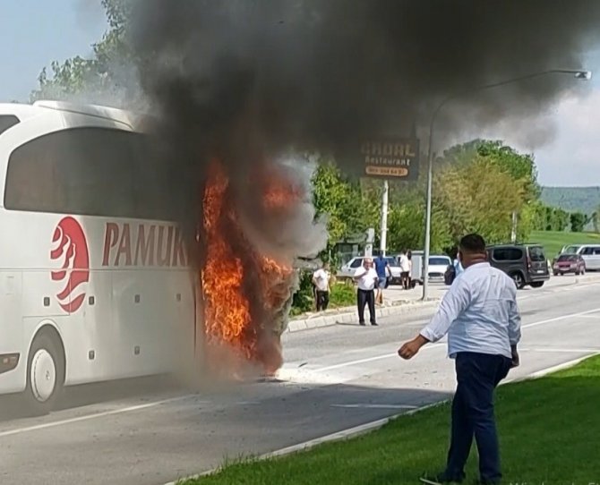 Alev Alev Yanan Otobüste Can Pazarı