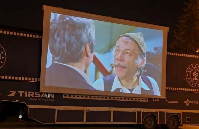 Emet’te Açık Havada Sinema Keyfi