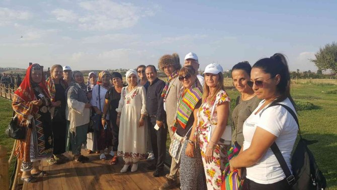 Eskişehir Anadolu Bacıları Tiyatro Grubu, Ahlat’ta Beğeni Topladı