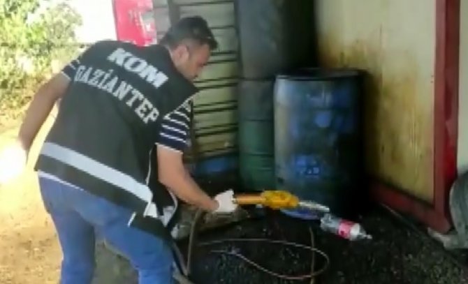 Gaziantep’te 3 Bin 300 Litre Kaçak Akaryakıt Ele Geçirildi