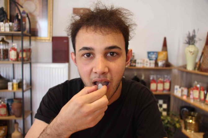 Bağımlılar Vazgeçemiyor, Uzmanlar Uyarıyor