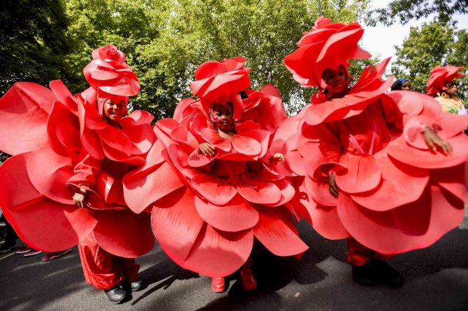 İ̇ngiltere’de 2 Yılın Ardından "Notting Hill Karnavalı" Başladı