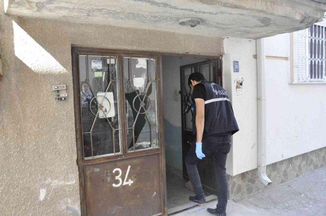 Yatağında Fenalaşan 6 Aylık Bebek Hayatını Kaybetti