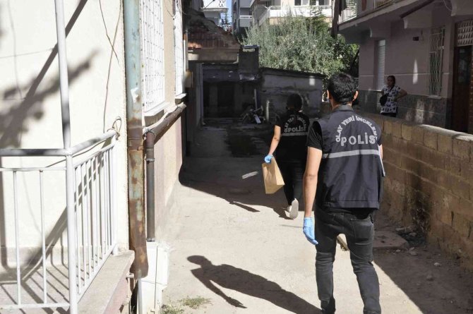 Yatağında Fenalaşan 6 Aylık Bebek Hayatını Kaybetti