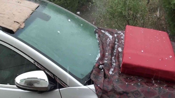 Çorum’a Ceviz Büyüklüğünde Dolu Yağdı