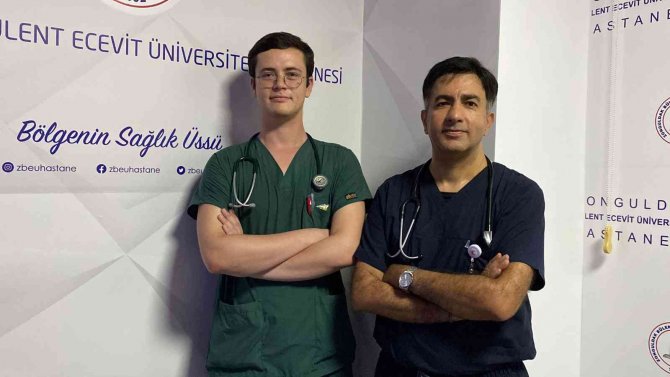 Serinlemek İçin Gittiği Denizde Nadir Görülen Durum Yaşadı