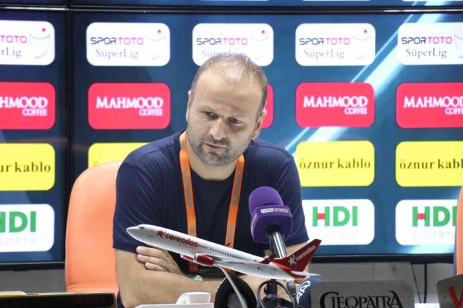 Osman Zeki Korkmaz: “Alanyaspor Gibi Bir Takımı Yenmek Ayrı Bir Haz”
