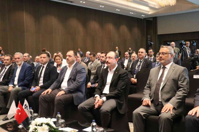 Ticaret Bakanı Muş: “Hizmet İhracatımız Yüzde 62 Artarak 57,5 Milyar Dolar Oldu"