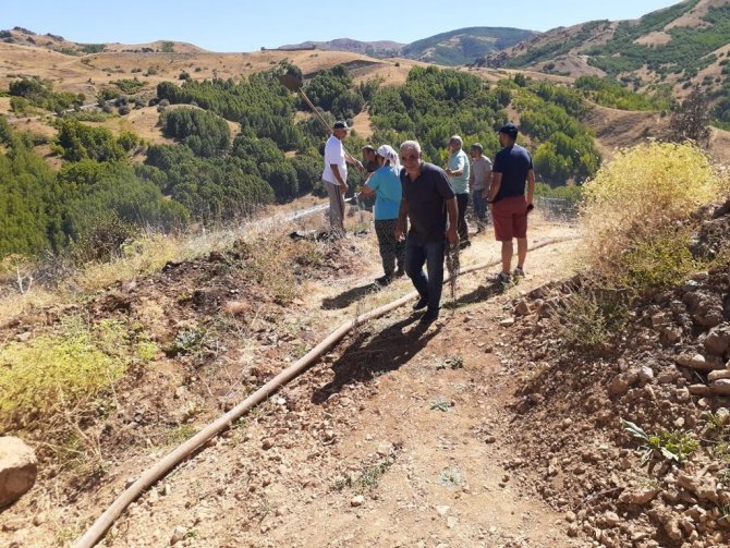 Tunceli’de Otluk Alanda Çıkan Yangın Söndürüldü