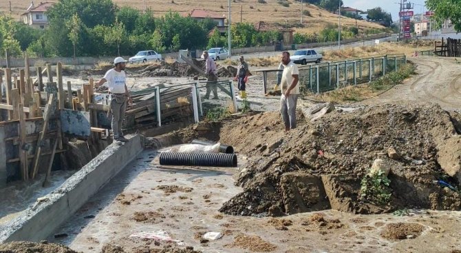 Yozgat’ta Dolu Ve Sağanak Yağış Etkili Oldu