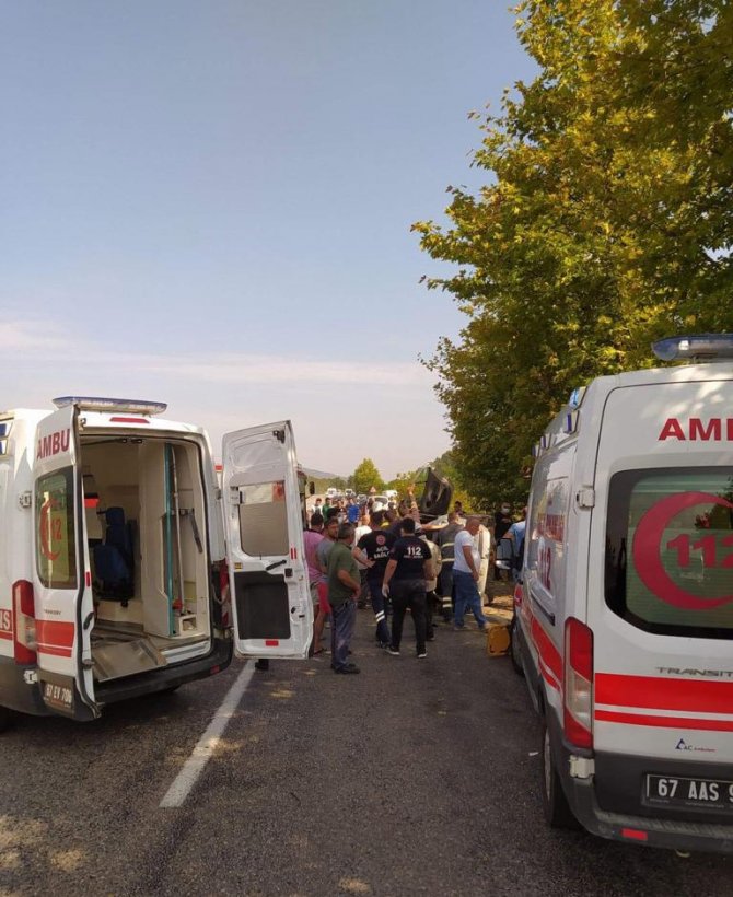 Otomobil Taklalar Atarak Durabildi: 1 Ölü, 2 Yaralı