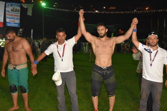 Kızıldağ Karakucak Güreşleri’nde Başpehlivan İ̇brahim Çiftçi Oldu