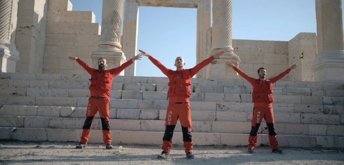 Denizli Ekibi, 30 Ağustos’u Zeybek İle Akut Kırmızısını Buluşturarak Kutladı