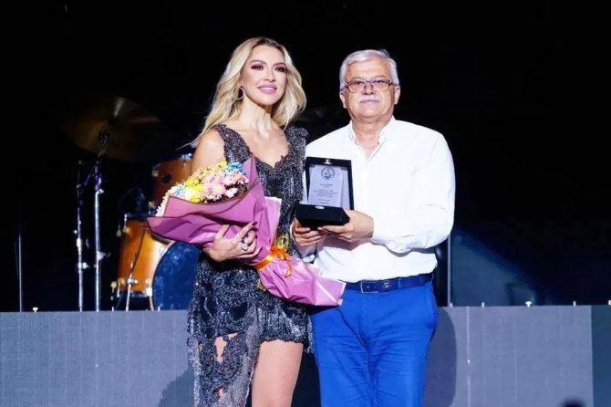 25 Bin Kişi Hadise İle Coştu