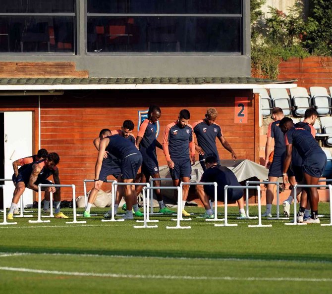 Medipol Başakşehir, Alanyaspor Maçı Hazırlıklarını Sürdürdü