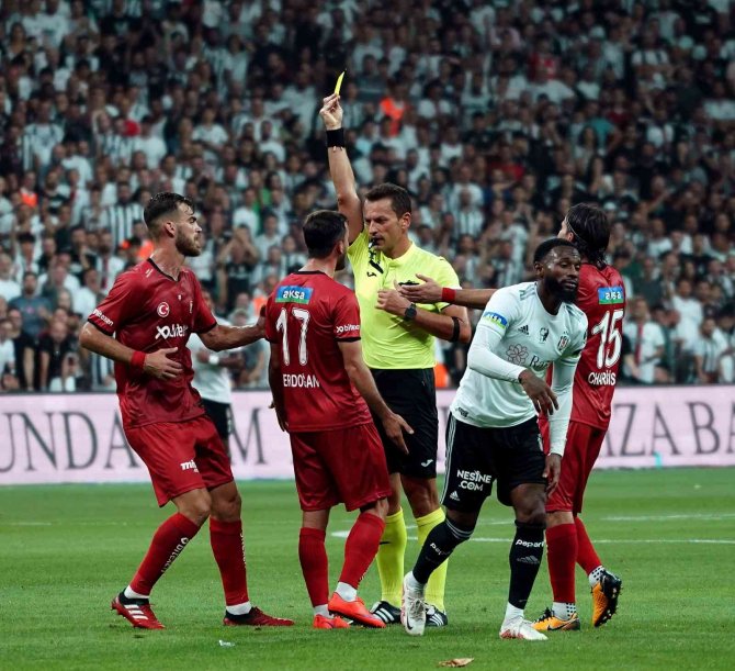 Spor Toto Süper Lig: Beşiktaş: 3 - Sivasspor: 0 (İ̇lk Yarı)