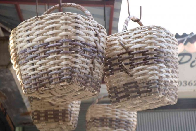 Ahşap, Plastiğe Direniyor