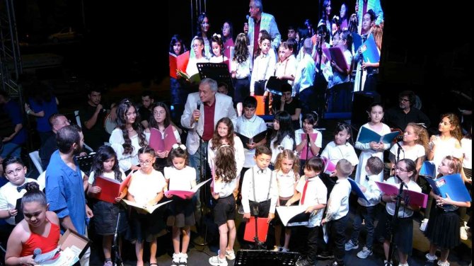 Bozüyük Belediyesi Çocuk Korosu’ndan Muhteşem Konser