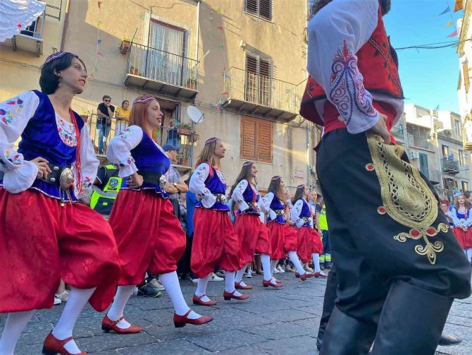 Buü Halk Oyunları Grubu, Sicilya’yı Kendine Hayran Bıraktı
