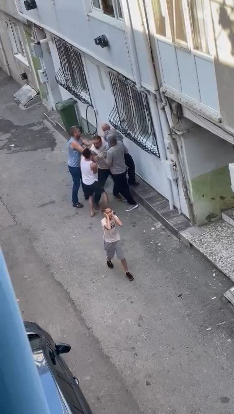 Çocukların Kavgasına Büyükler Dahil Olunca Bıçaklar Konuştu