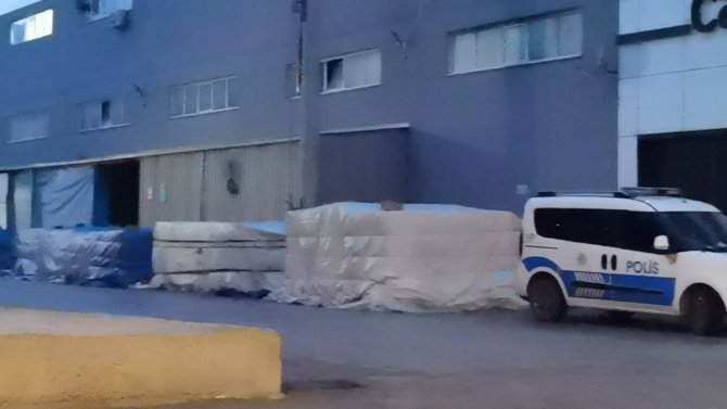 Kamyonet İle Duvar Arasında Sıkışan İşçi Hayatını Kaybetti
