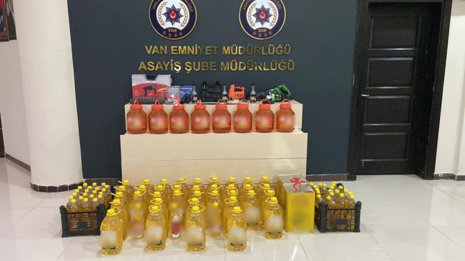 Van’da Değişik Suçlardan 13 Kişi Tutuklandı