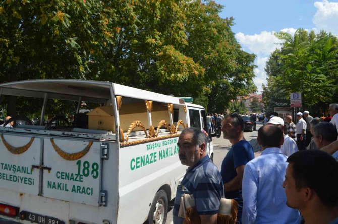 Trafik Kazasında Hayatını Kaybedenler Gözyaşları Ve Dualarla Uğurlandı
