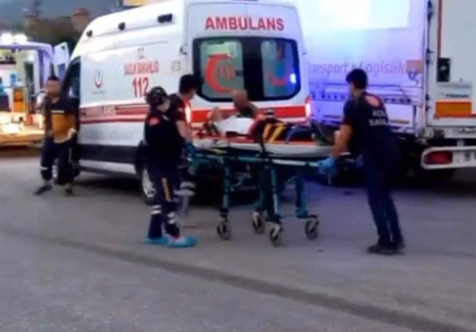 Seyir Halindeki Otomobil Alev Aldı: 4 Yaralı