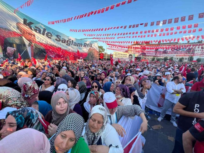 Cumhurbaşkanı Erdoğan: “Muhalefet Tüm Mesaisini Birbirinin Kuyusunu Kazmaya, Yalan Ve İftira Siyasetiyle Ülkenin Altını Oymaya Harcıyor”