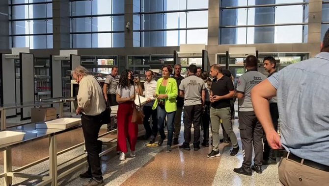 Canan Kaftancıoğlu İfade Vermek Üzere Çağlayan Adliyesine Geldi