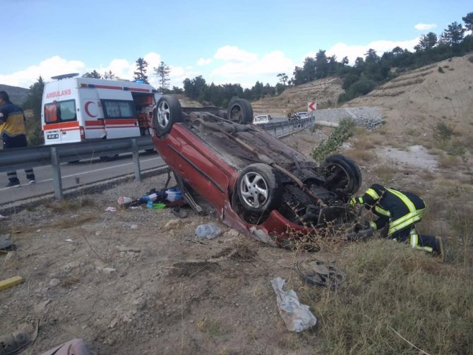 Takla Atan Otomobilde Aynı Aileden 4 Kişi Yaralandı