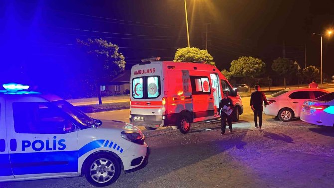 Tırla Otomobil Çarpıştı: 4 Yaralı