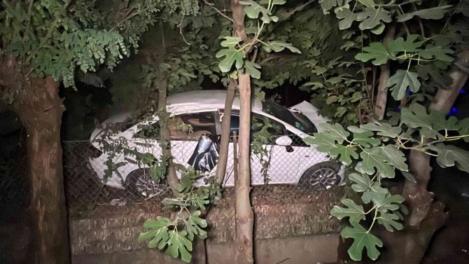 Tırla Otomobil Çarpıştı: 4 Yaralı
