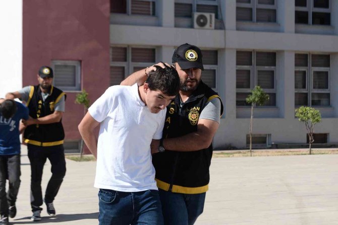 Cinayet Zanlılarını "Kırmızı Örtü" Ele Verdi