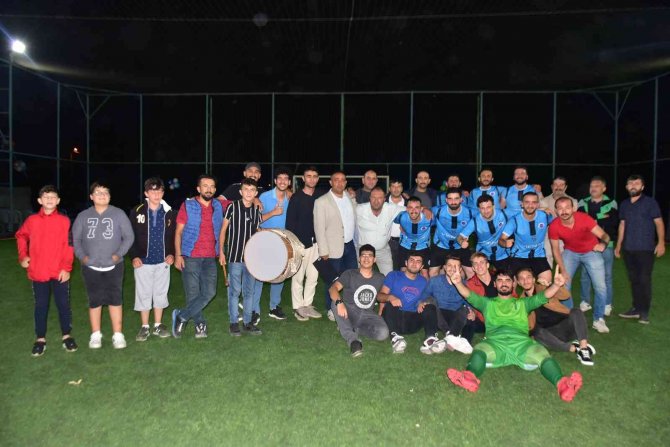 6’ncı İ̇nönü Geleneksel Halı Saha Turnuvası Kazananı Oklubalı Gençlik Spor Oldu