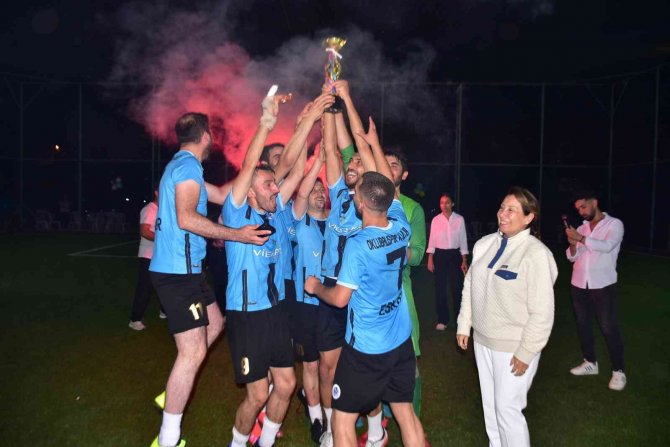 6’ncı İ̇nönü Geleneksel Halı Saha Turnuvası Kazananı Oklubalı Gençlik Spor Oldu