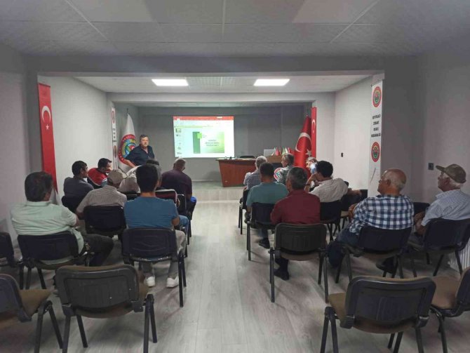 Eskişehirli Çiftçilere Biyodizel Ham Maddesi Kanola Ve Pelemir İçin Seminer