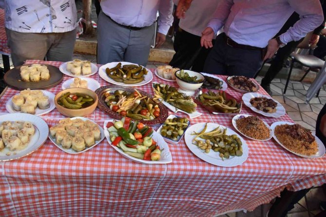 Hünerlerini Yaptıkları Yöresel Yemeklerle Sergilediler