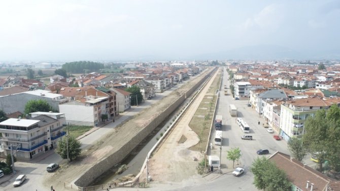 Kanal İ̇negöl Yeşilleniyor