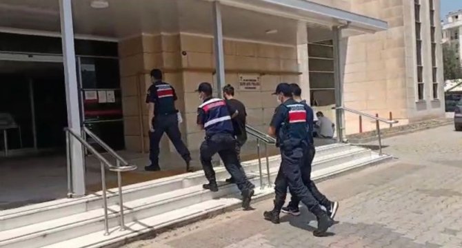 İ̇zmir’de Aranan 18 Hükümlü, Jasat’tan Kaçamadı